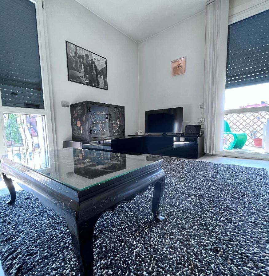 Villa Fenix Milano エクステリア 写真