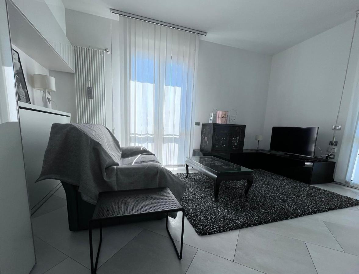 Villa Fenix Milano エクステリア 写真